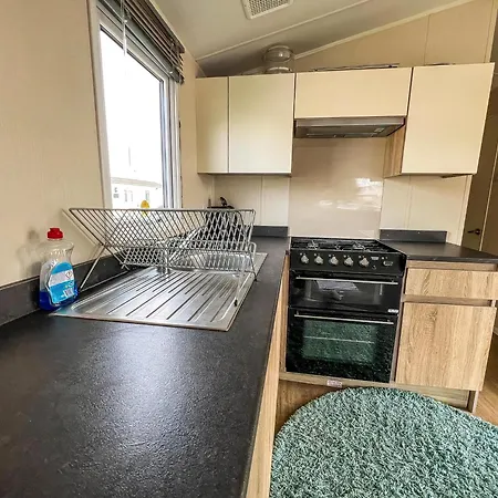 Modern 6 Berth Caravan With Wifi At St Osyth Beach In Essex Ref 28051Fv Clacton-on-Sea Exterior photo