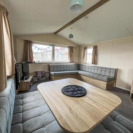 Modern 6 Berth Caravan With Wifi At St Osyth Beach In Essex Ref 28051Fv Clacton-on-Sea Exterior photo