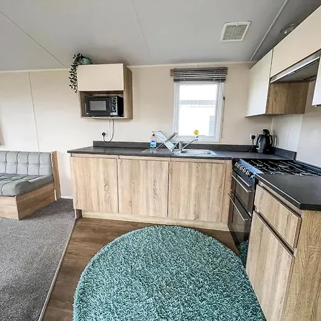 Modern 6 Berth Caravan With Wifi At St Osyth Beach In Essex Ref 28051Fv Clacton-on-Sea Exterior photo